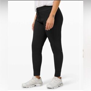 Lululemon Engineered Warmth Jogger Pants Womens 10 Black